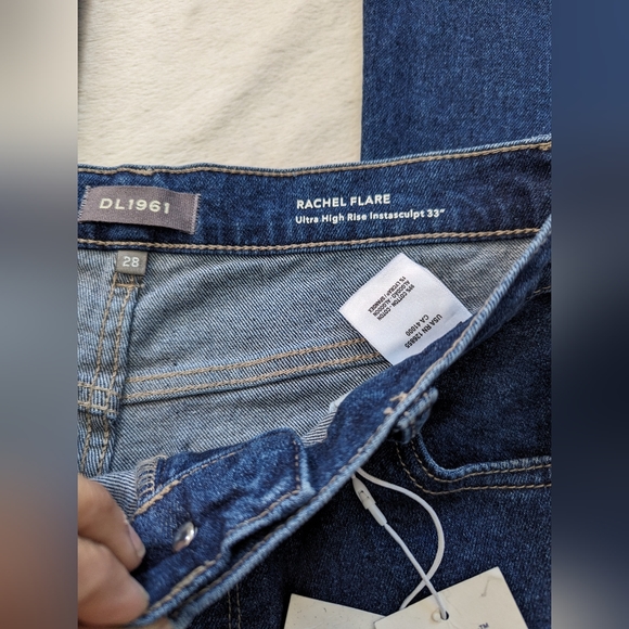 DL1961 Rachel Flare Ultra High Rise Instasculpt 33” - Picture 8 of 16
